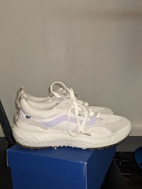 New With Tags (No Box) Women's Vans MTE Ultrarange Neo VR3 Sneakers Gorpcore